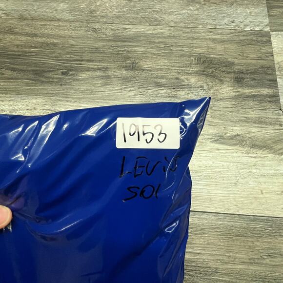 Levis 501 Mid Wash Blue Mens 36x32 Button Fly Straight Leg Denim Jeans Red Tab - Picture 8 of 16